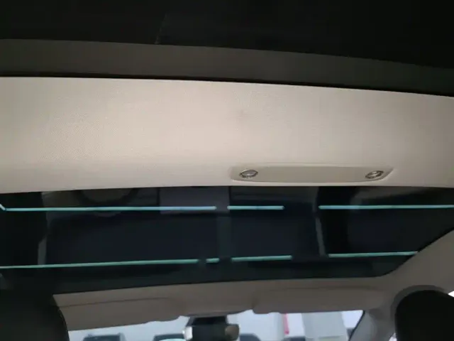 Tesla Model 3 — Фото автомобиля 17