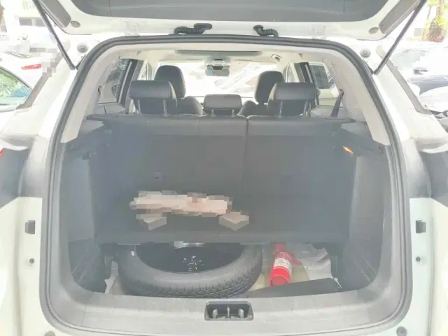 Geely Boyue — Фото автомобиля 5