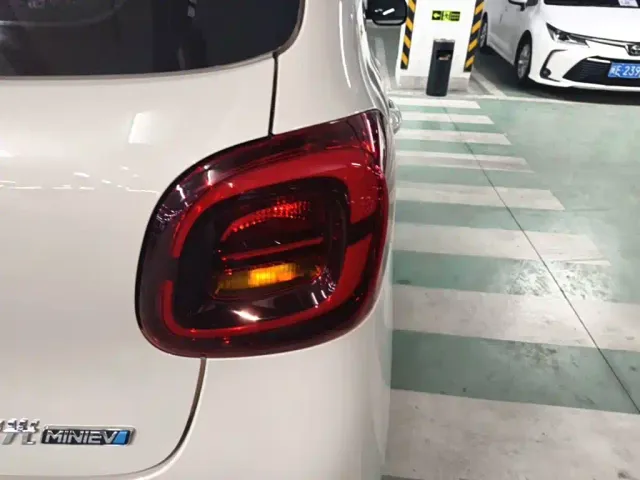 Wuling Hongguang Mini EV — Фото автомобиля 7