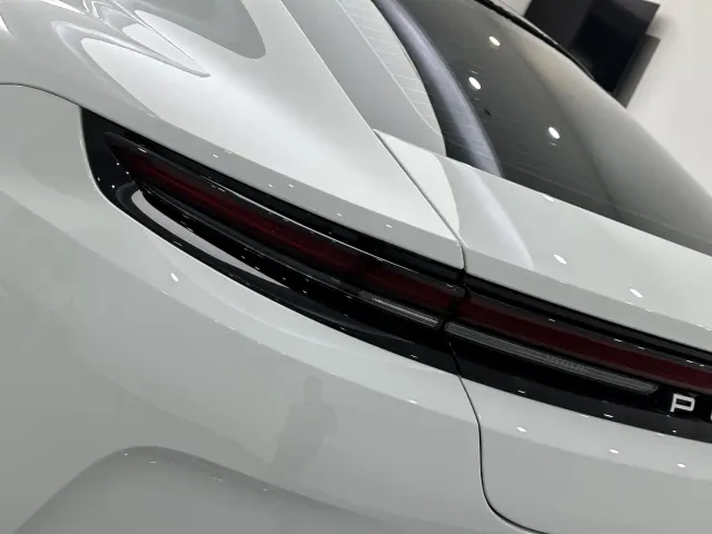 Porsche Panamera — Фото автомобиля 19