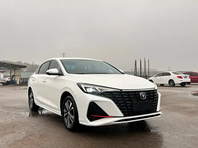 Changan Eado — Фото автомобиля 2