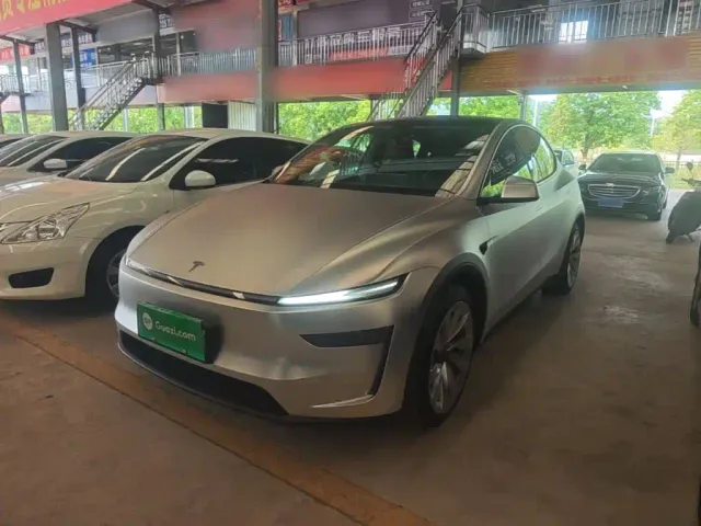 Фотография автомобиля — Tesla Model Y