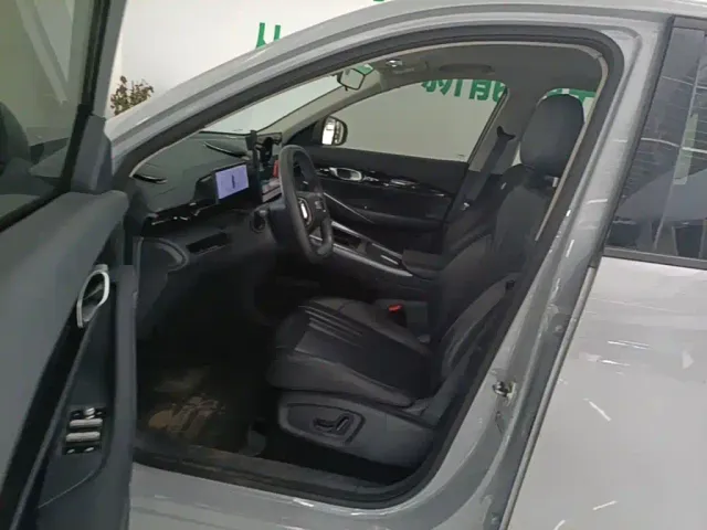 Geely Galaxy E5 — Фото автомобиля 14
