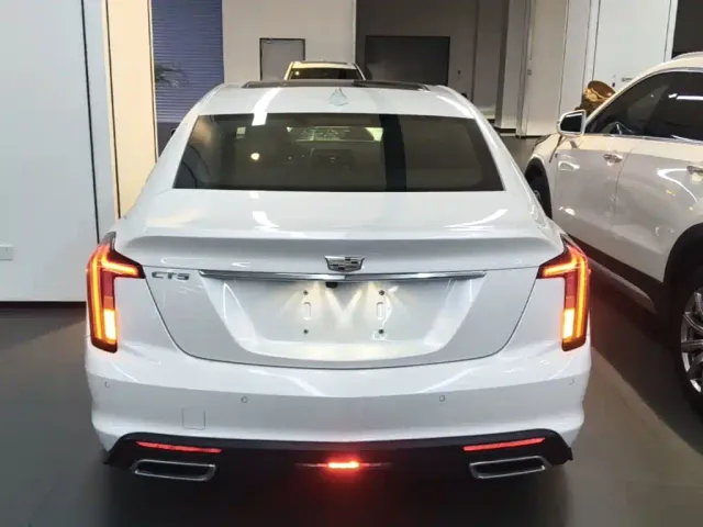Cadillac CT5 — Фото автомобиля 5
