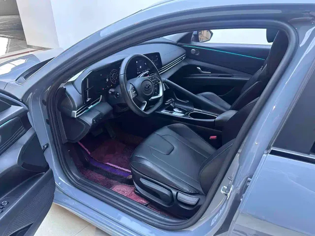 Hyundai Elantra — Фото автомобиля 10