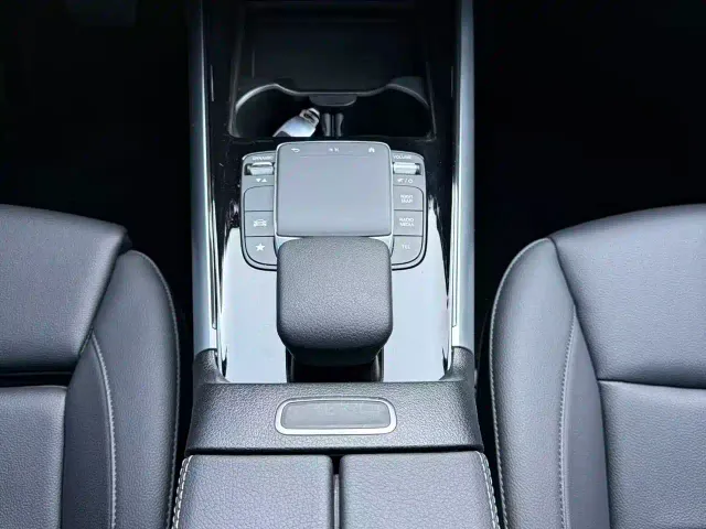 Mercedes-Benz GLA-Class — Фото автомобиля 11