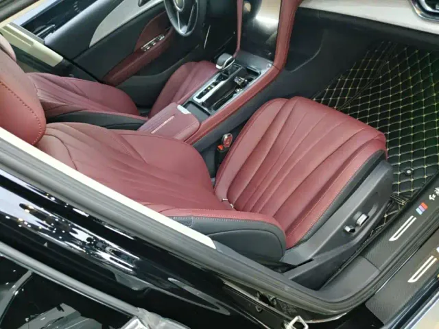 Hongqi H5 — Фото автомобиля 24