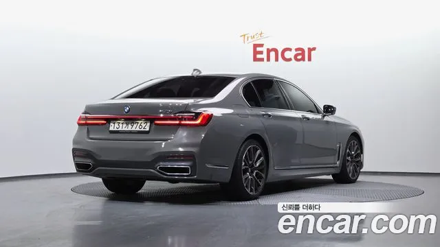 BMW 7-Series — Фото автомобиля 2
