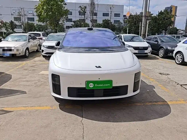 Li Auto i6 — Фото автомобиля 2