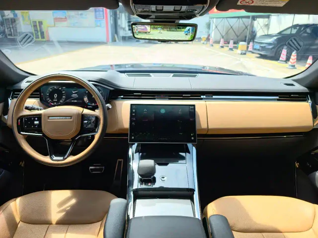 Land Rover Range Rover Sport — Фото автомобиля 9