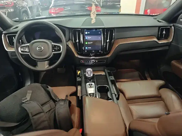 Volvo XC60 — Фото автомобиля 9