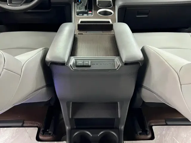 Toyota Granvia — Фото автомобиля 15