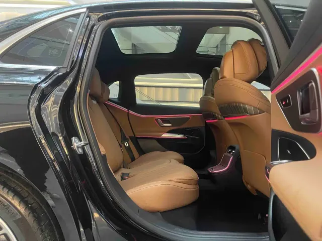 Mercedes-Benz E-Class — Фото автомобиля 13