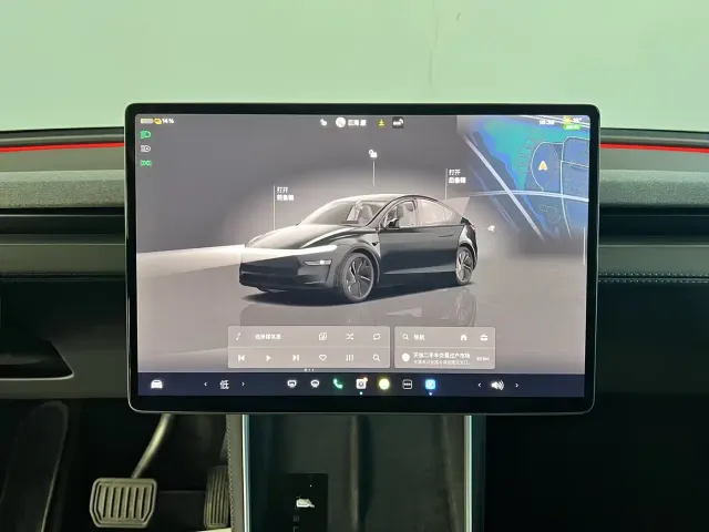 Tesla Model Y — Фото автомобиля 23