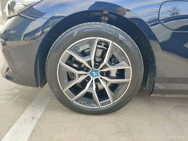 BMW i5 — Фото автомобиля 22