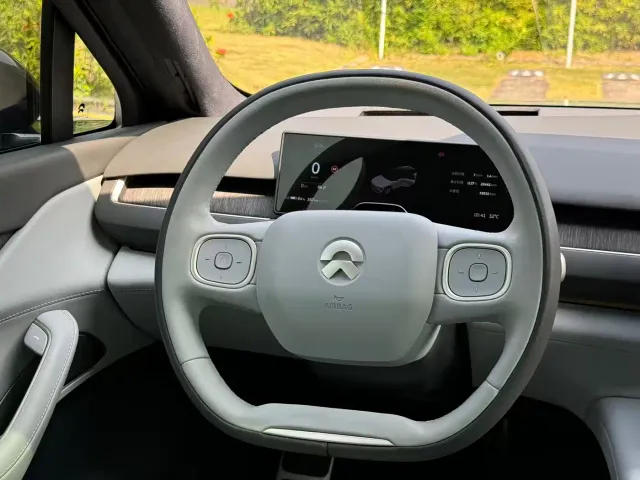 Nio ES8 — Фото автомобиля 6