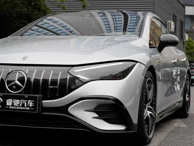 Mercedes-Benz EQE AMG — Фото автомобиля 7