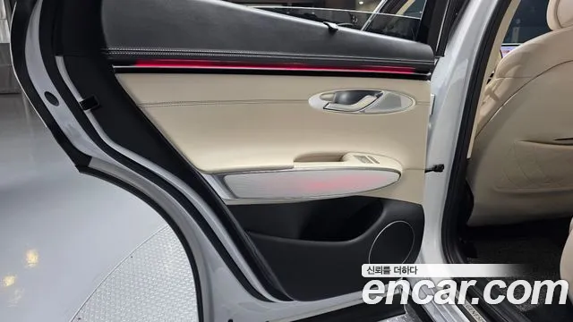 Genesis GV70 — Фото автомобиля 25