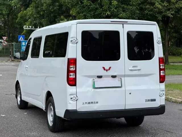 Wuling Yangguang — Фото автомобиля 4