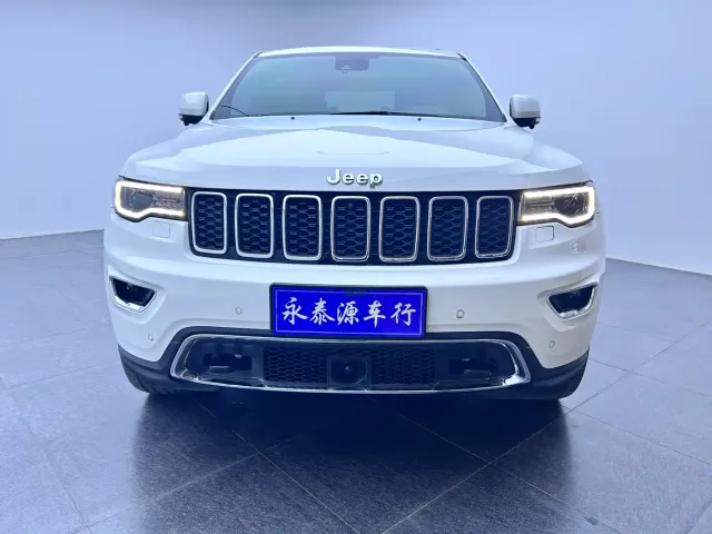Jeep Grand Cherokee — Фото автомобиля 2