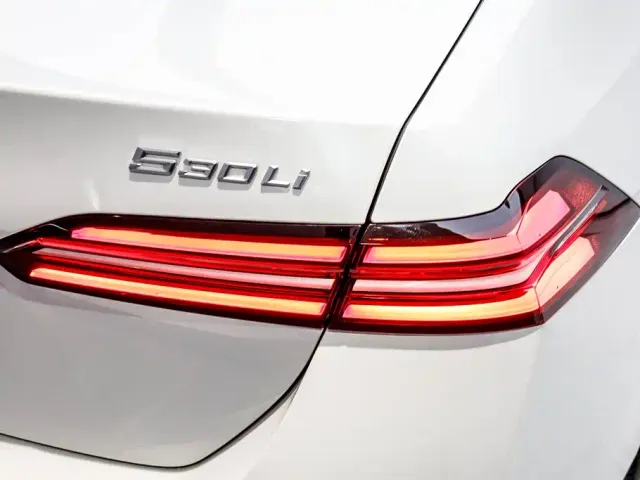 BMW 5 Series — Фото автомобиля 27