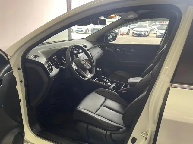 Nissan Qashqai — Фото автомобиля 12