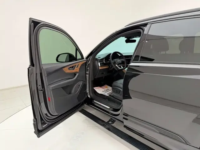 Audi Q7 — Фото автомобиля 21