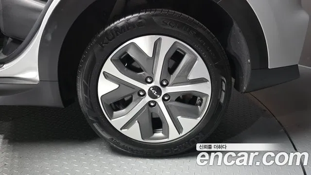 Kia Niro — Фото автомобиля 5