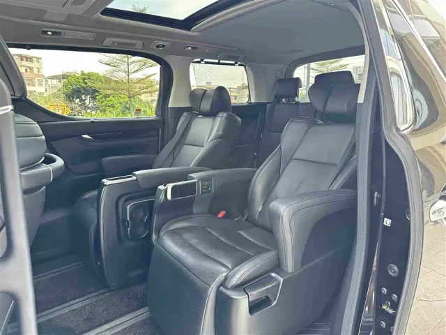 Toyota Vellfire — Фото автомобиля 6