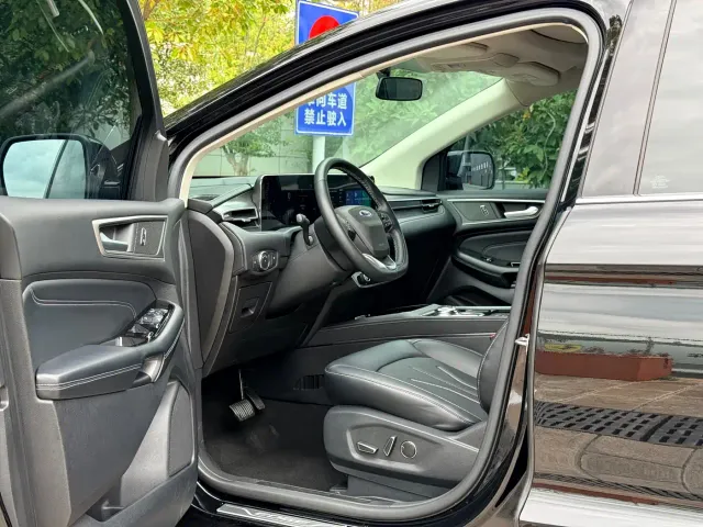 Ford Edge — Фото автомобиля 7