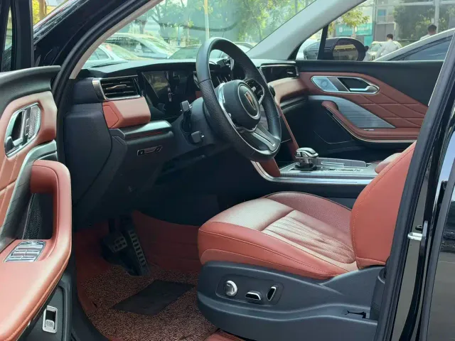 Hongqi Hongqi HS7 PHEV 2024 2.0T PHEV 4WD Flagship Edition 6-seater — Фото автомобиля 4