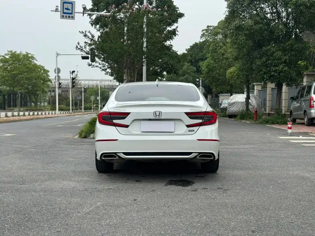 Honda Accord — Фото автомобиля 13