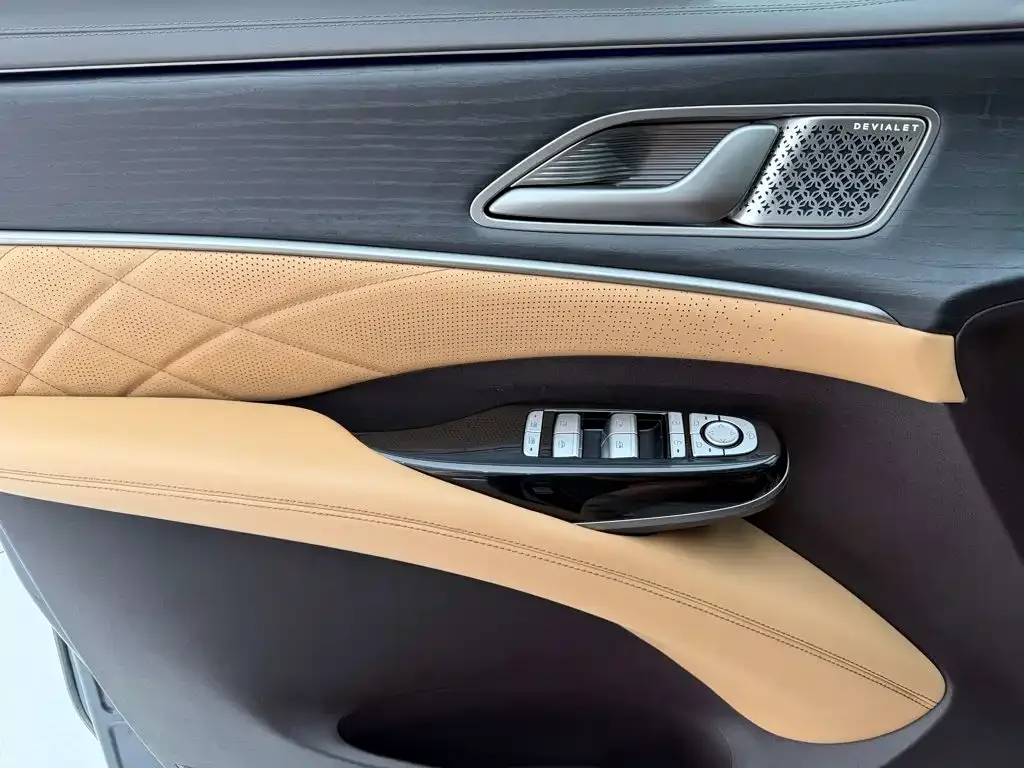 Denza Denza D9 2025 Model DM-i Smart Drive Edition 1020 AWD Flagship — Фото автомобиля 16