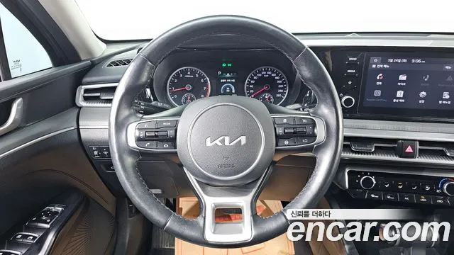 Kia K5 K5 3 поколение 2.0 LPI(Для проката) — Фото автомобиля 17