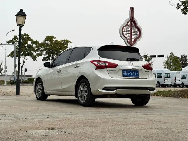 Nissan Tiida — Фото автомобиля 6