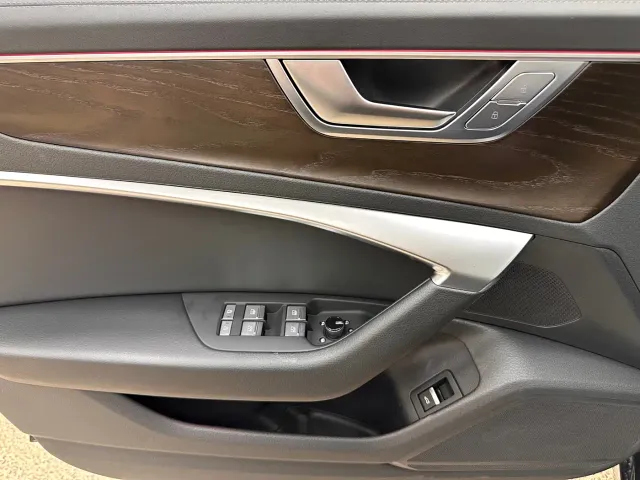 Audi A6L — Фото автомобиля 15