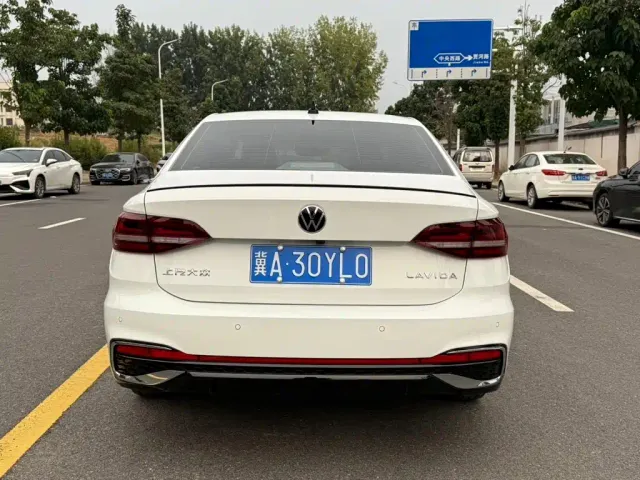 Volkswagen Lavida — Фото автомобиля 12