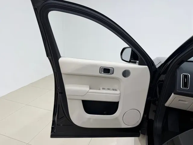 Li Auto L7 — Фото автомобиля 7