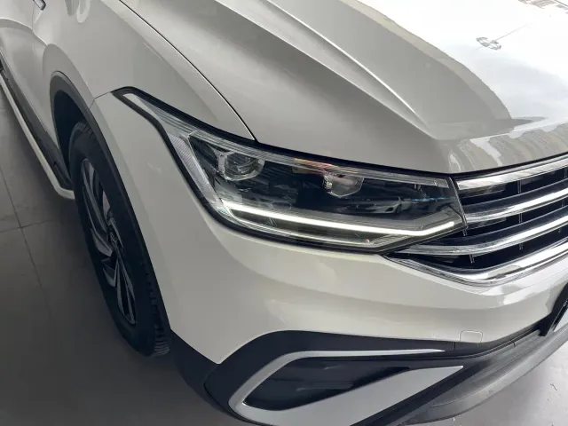 Volkswagen Tiguan L — Фото автомобиля 9