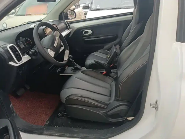 Roewe Clever — Фото автомобиля 14