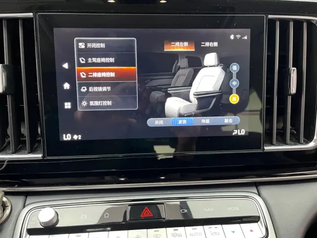 GAC Trumpchi M8 — Фото автомобиля 12
