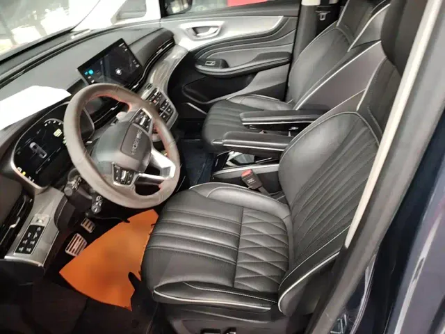 Roewe iMAX8 — Фото автомобиля 14