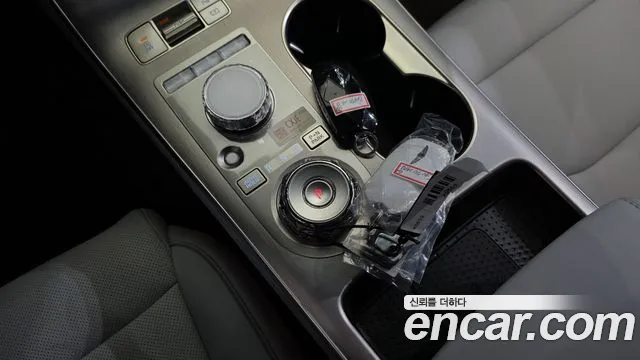 Genesis GV70 2.5T Бензин AWD — Фото автомобиля 8