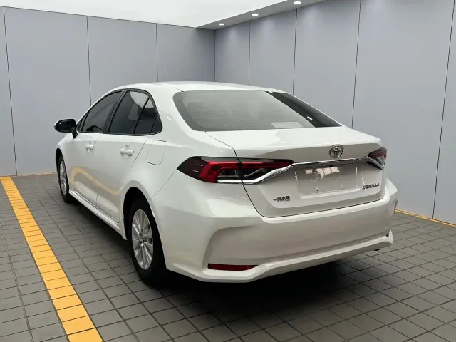 Toyota Corolla — Фото автомобиля 4