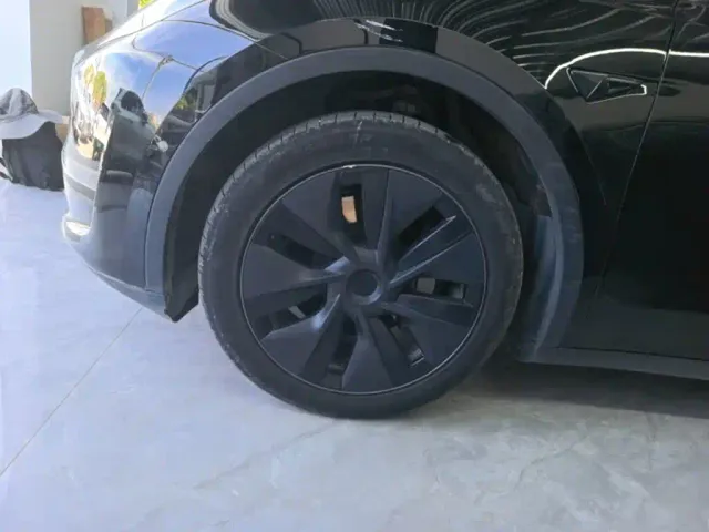 Tesla Model Y — Фото автомобиля 22