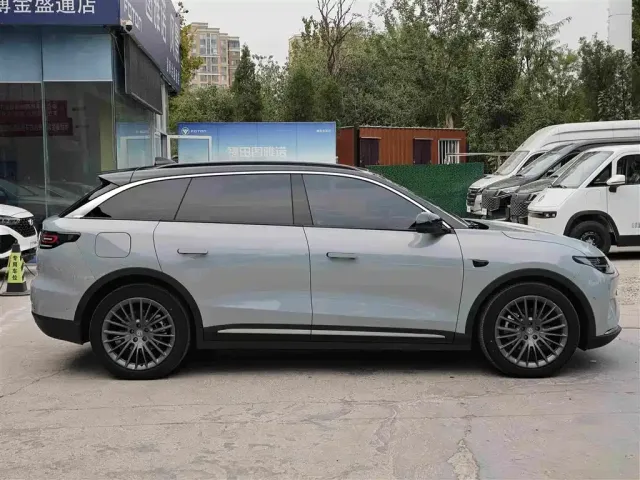Leapmotor C11 — Фото автомобиля 3