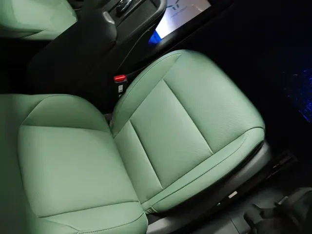 Hongqi EH7 — Фото автомобиля 24