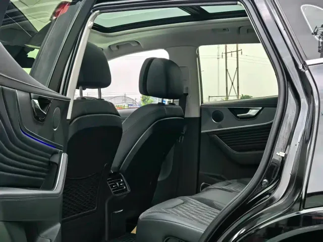 Hongqi HS5 — Фото автомобиля 5