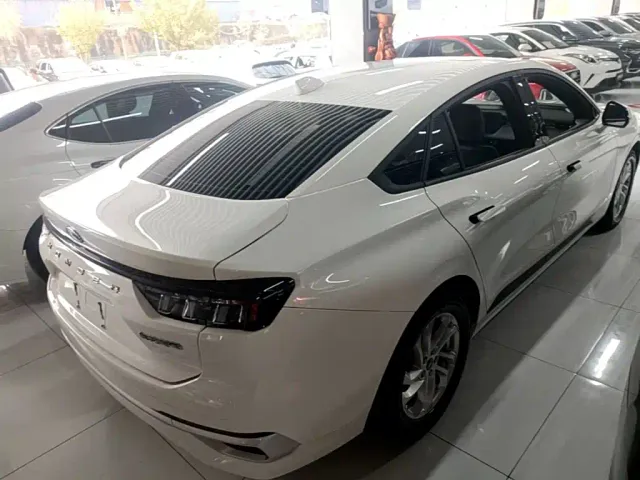 Ford Mondeo — Фото автомобиля 6