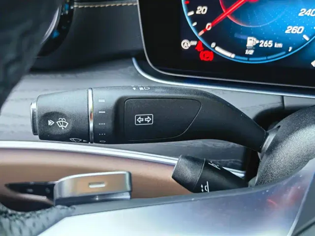 Mercedes-Benz E-Class — Фото автомобиля 28